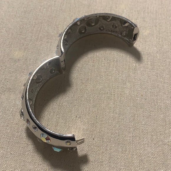 Silver Rhinestone Clasp Bracelet - Picture 2 of 4